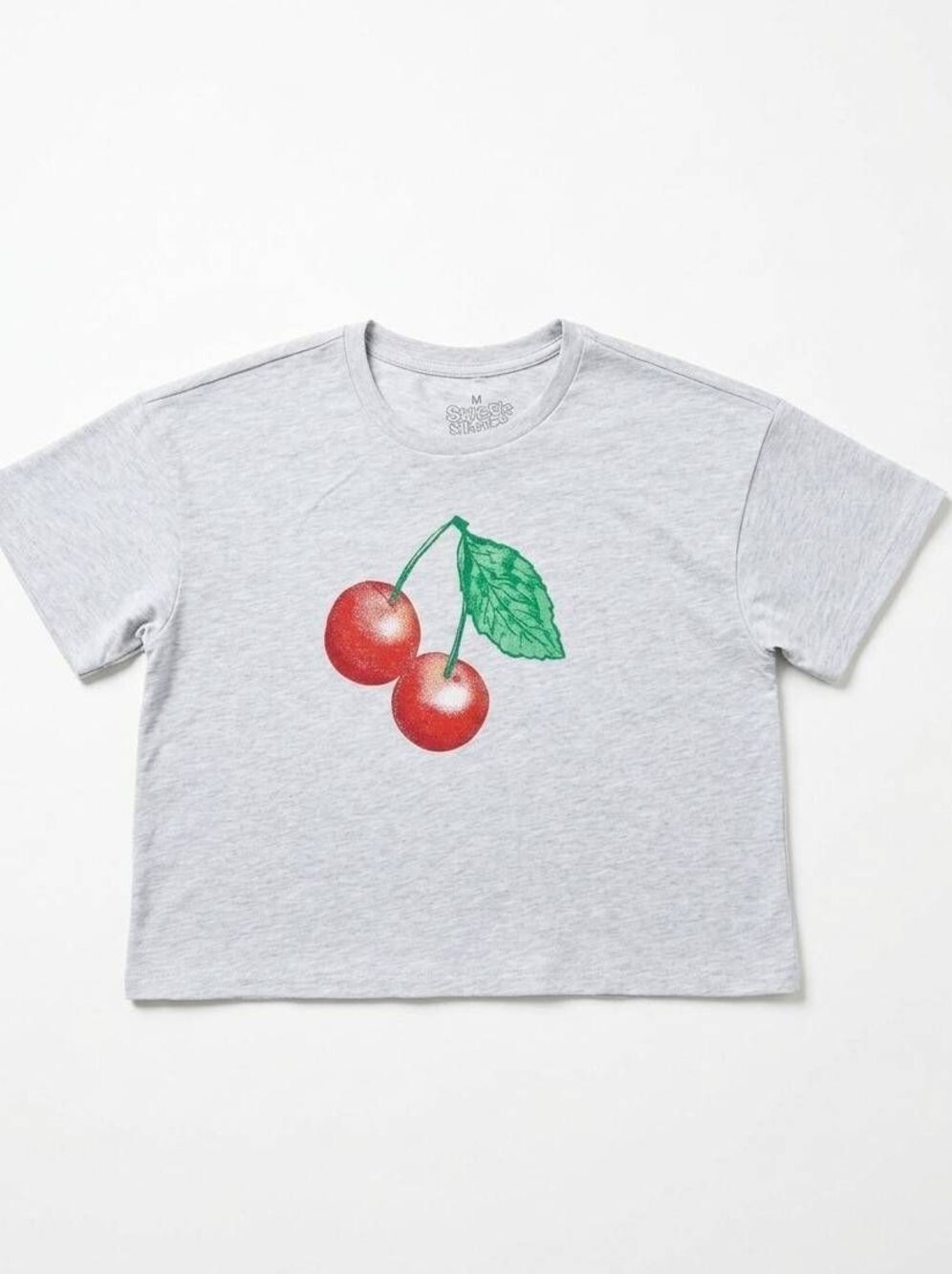 🔹️NWT Gray Red Cherries Graphic Cropped Short Sleeve Top Medium